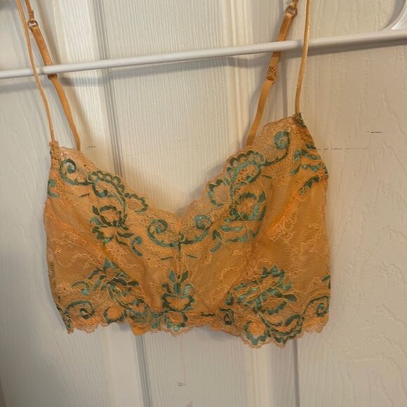 Out From Under Urban Outfitters Bralette. Small NWOT - Picture 1 of 8